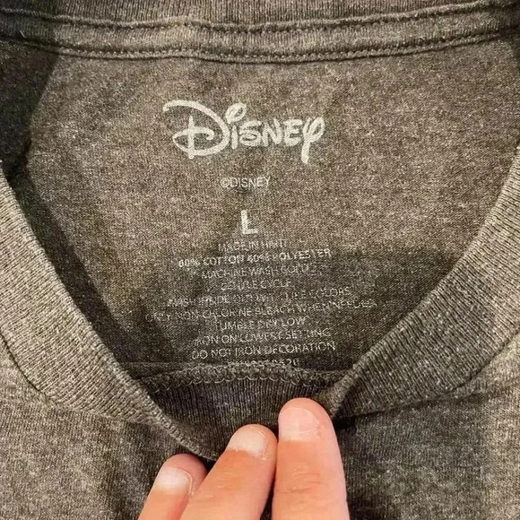 Disney Lilo & Stitch Gray Graphic T Shirt Stitch Winking Adult Size Large - Picture 3 of 4